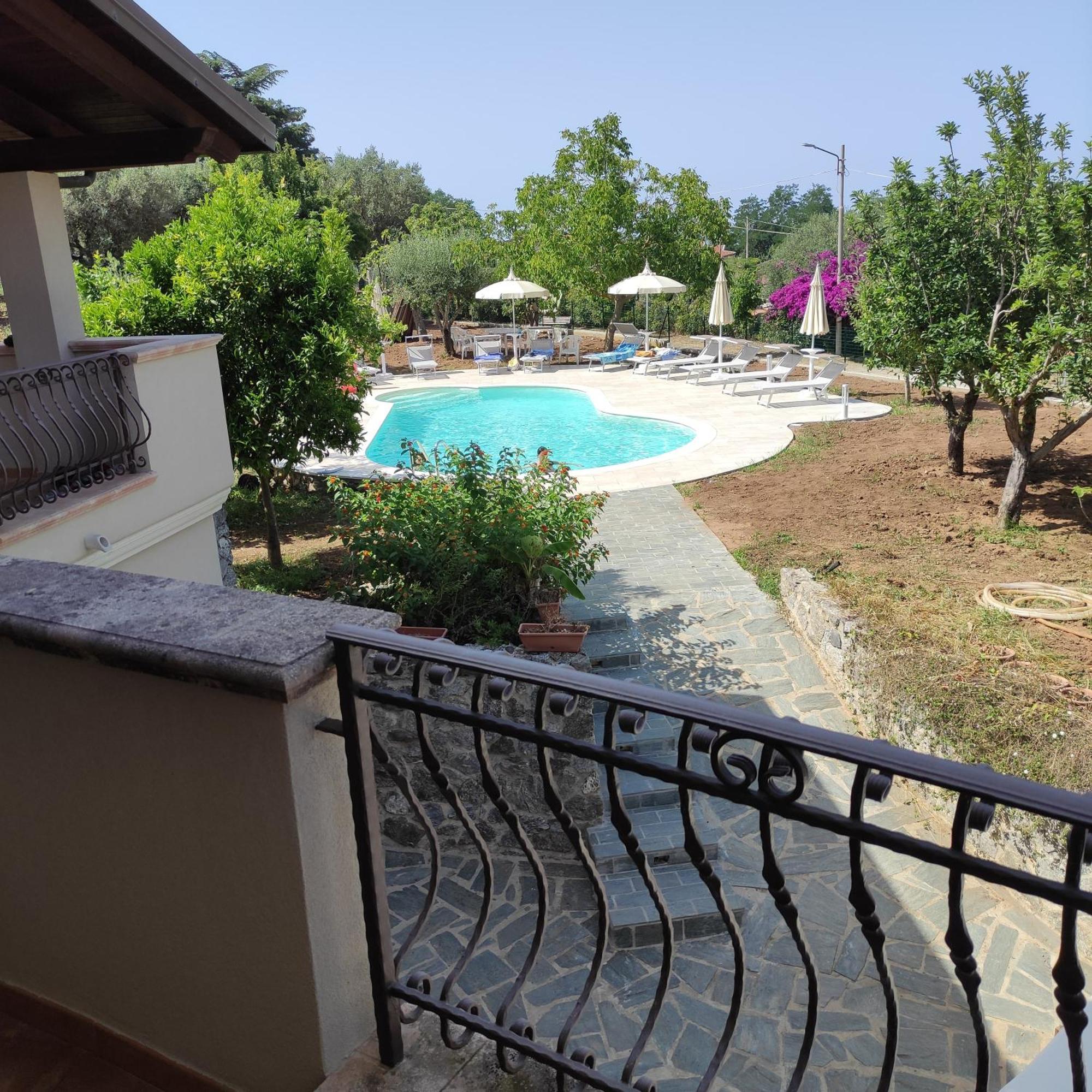 B & B Korello Gasponi Luaran gambar