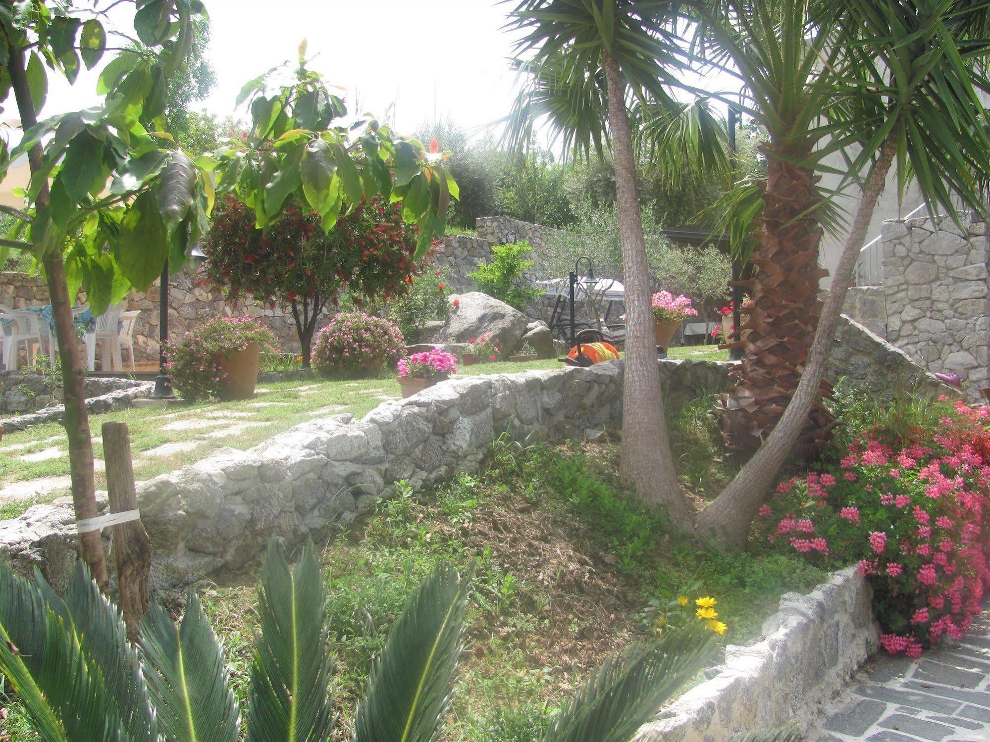 B & B Korello Gasponi Luaran gambar