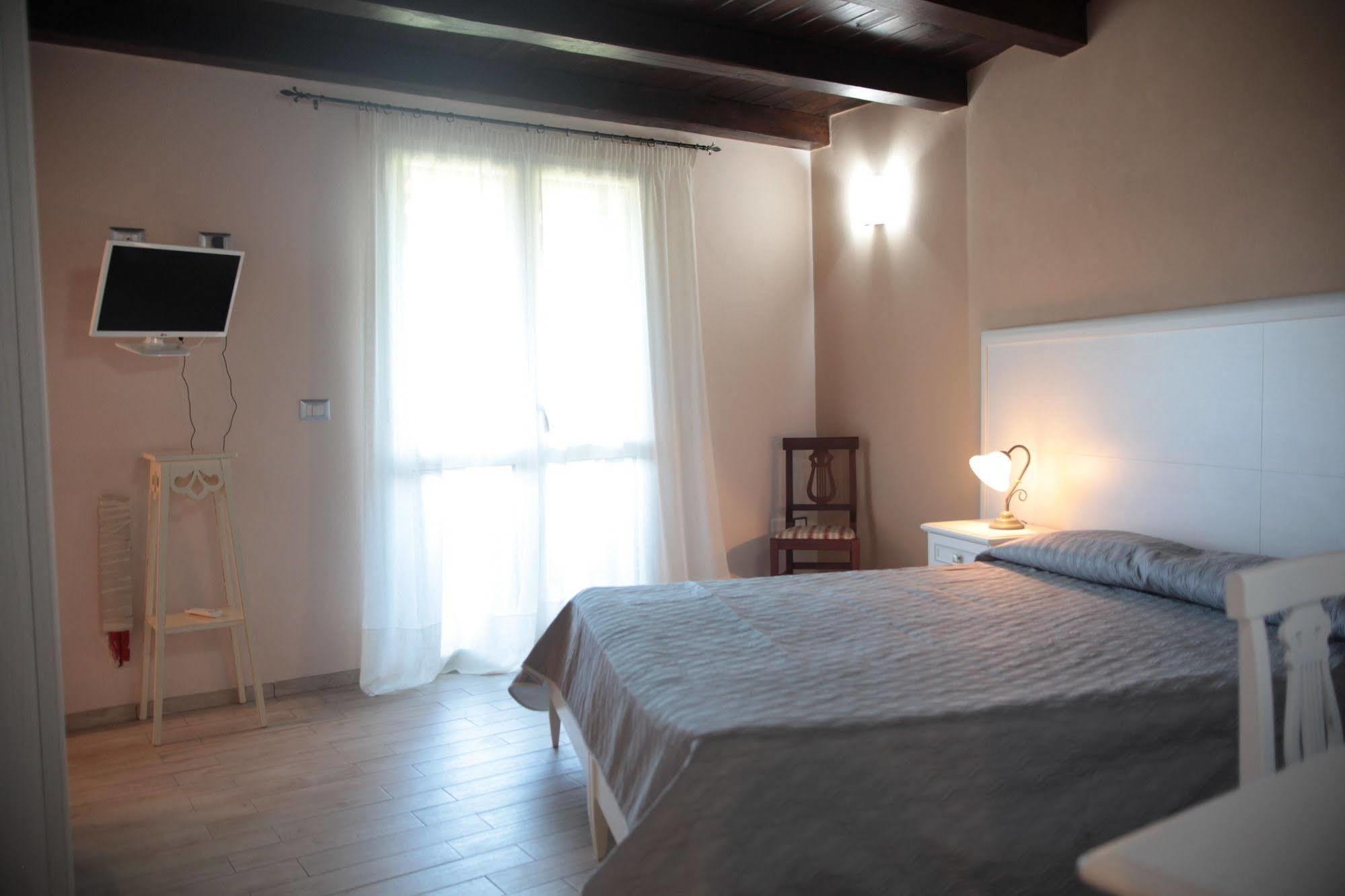 B & B Korello Gasponi Luaran gambar