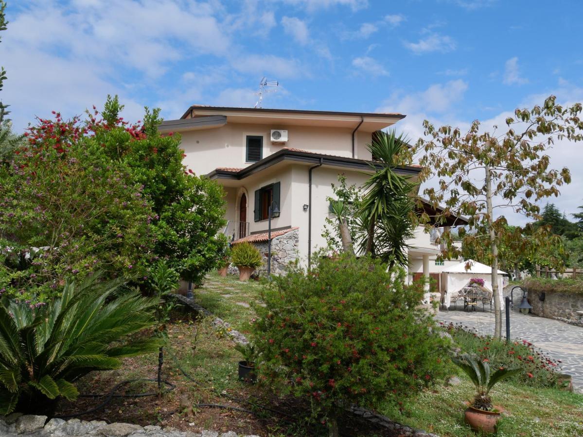 B & B Korello Gasponi Luaran gambar